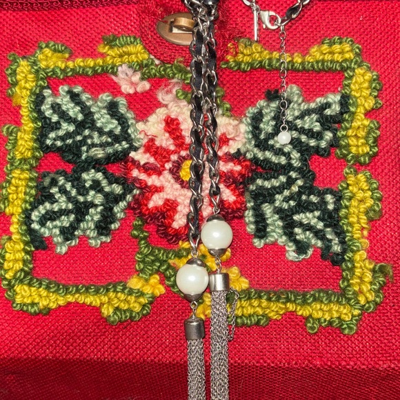 WHBM 🎀 ribboned chain⛓️pearly tasseled ⚪️ 24” necklace💝 - Picture 3 of 6